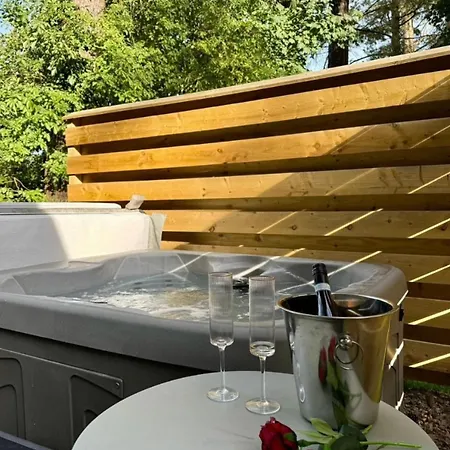 Ceridwen 6 - Hot Tub-Luxury-Pets-Perthshire-Romantic-Dundee Exterior photo