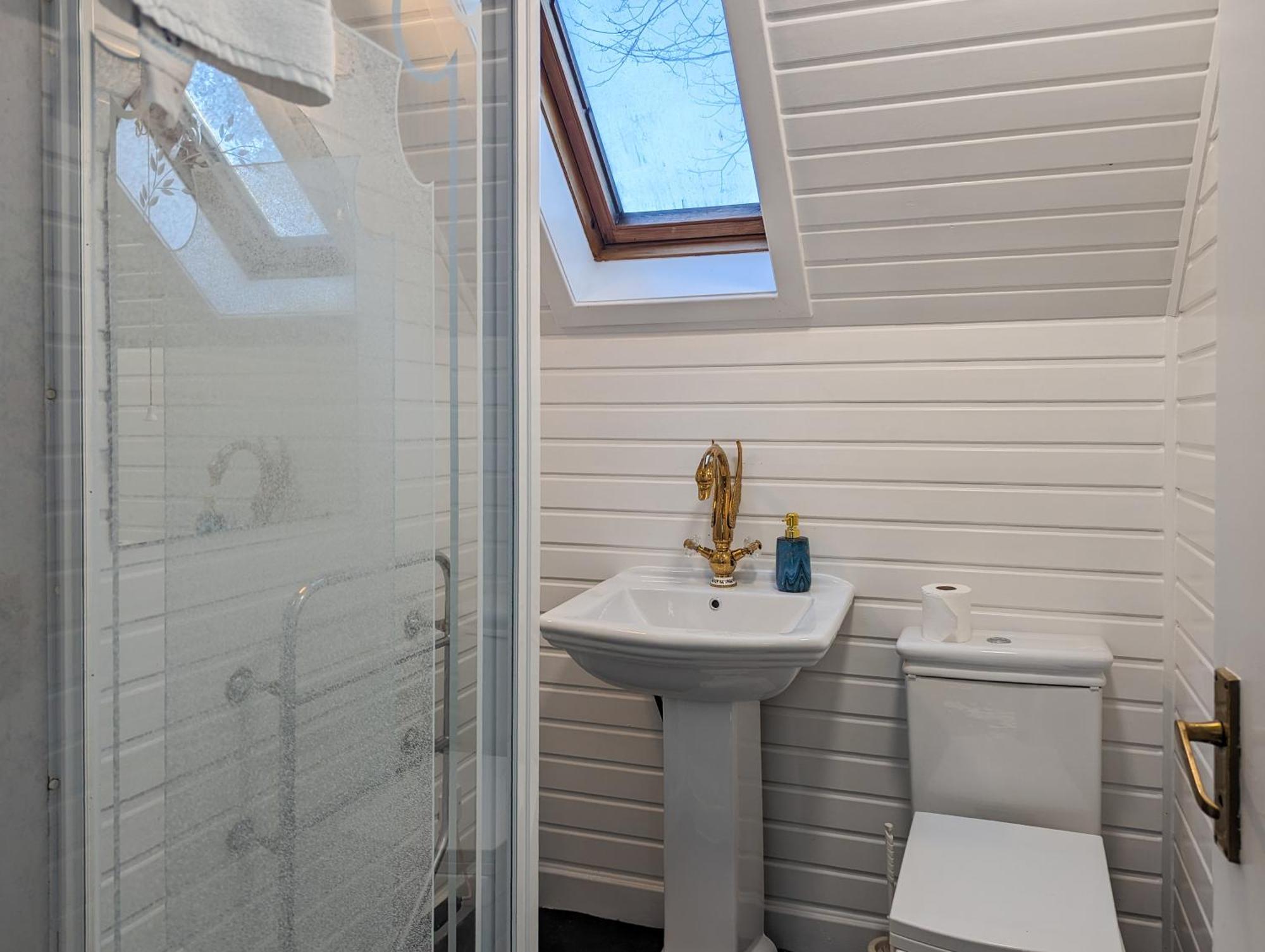 Chalet Ceridwen 6 - Hot Tub-luxury-pets-perthshire-romantic-dundee Perth