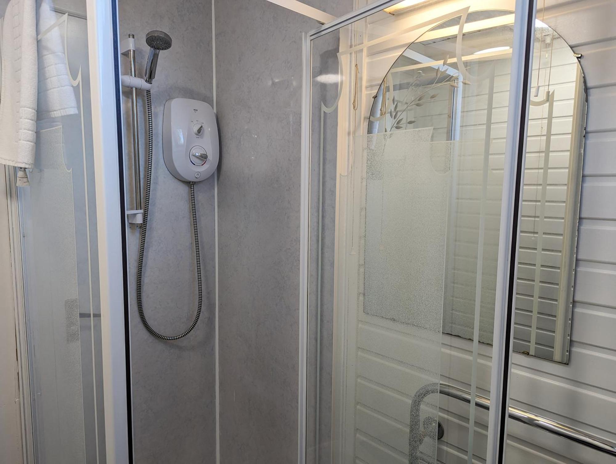 Chalet Ceridwen 6 - Hot Tub-luxury-pets-perthshire-romantic-dundee Perth